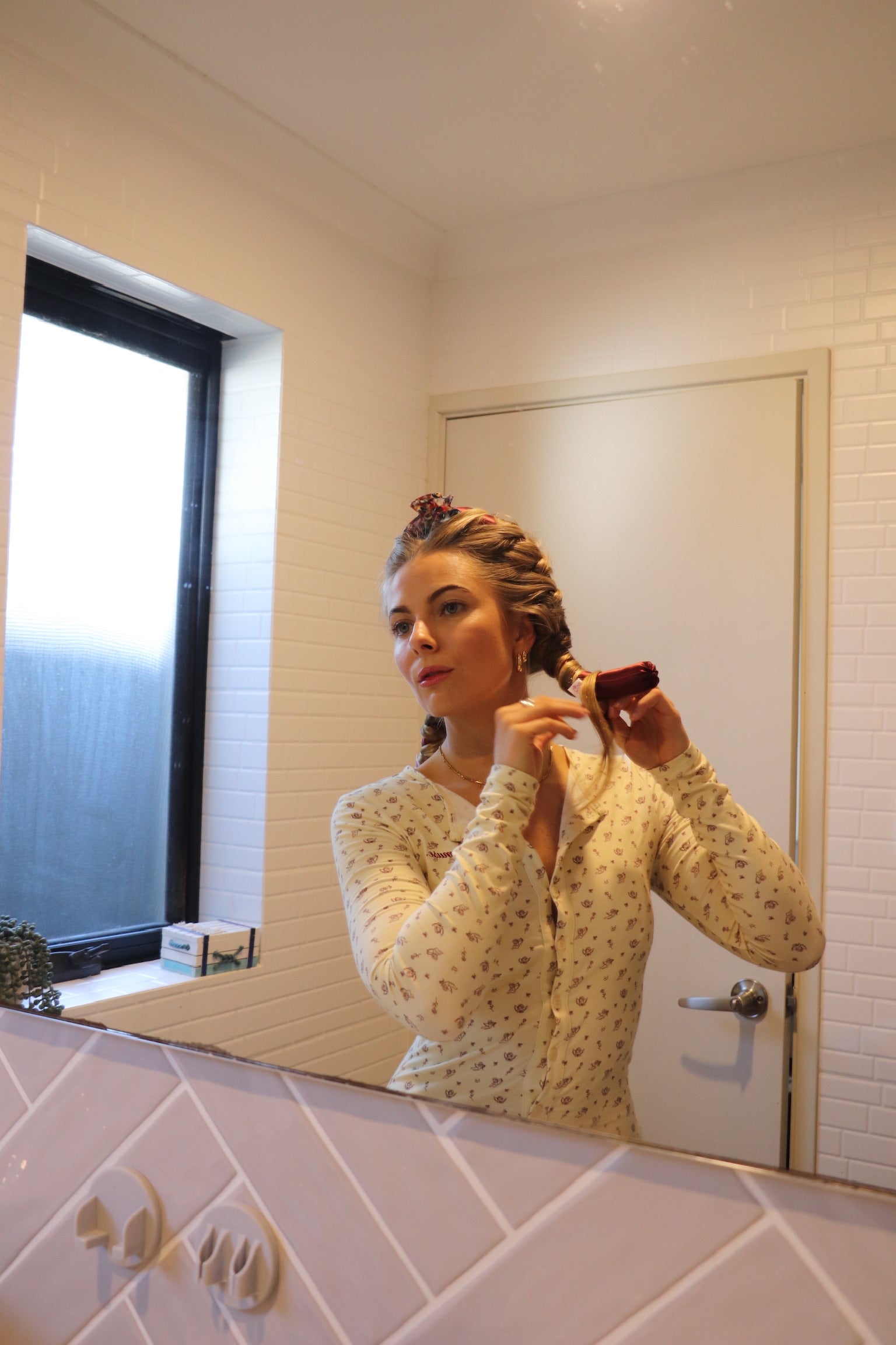 Executive Muse In Cherry